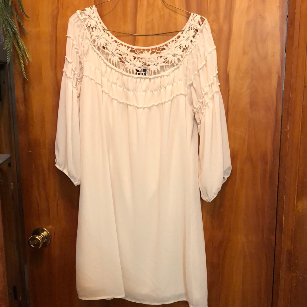 Large cream short dress